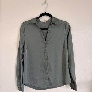 Green Button-Down Long Sleeve Blouse